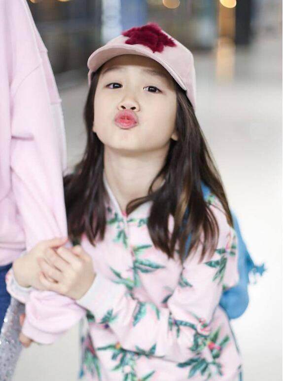 钟丽缇和女儿穿公主装视频,钟丽缇女儿考拉14岁近照