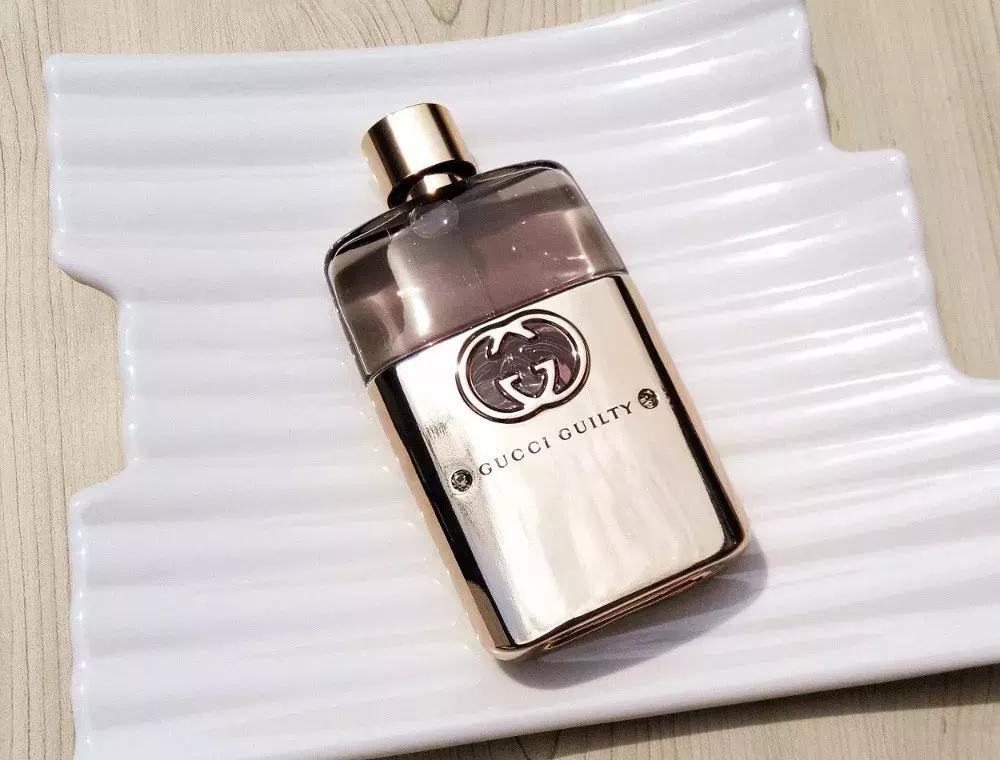 喷了香水别人都说很好闻的香水,喷了就被夸好闻的香水