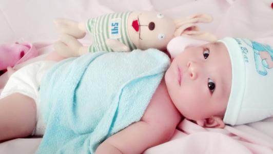 产后夫妻保持沟通,产后夫妻到底该不该分居