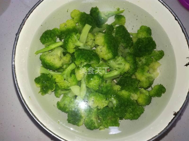 西兰花如何做好吃简单家常,西兰花怎么做才好吃家常做法