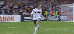 这位1米7的巨人已离开绿茵场上快1年了，你还记得吗？