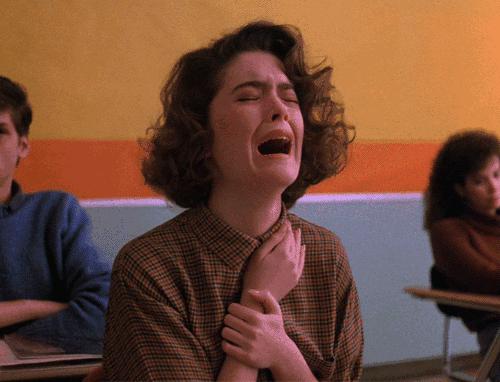 女生背2万元的包,带一个gucci包回国需要交税么