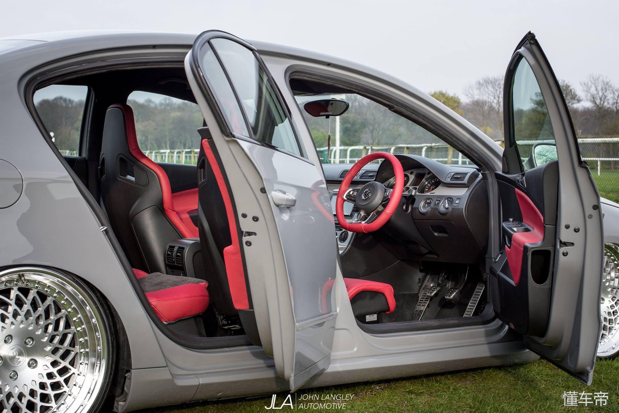 虽然手动挡让人着迷，但是这辆迈腾的轮毂让洗车工抓狂！