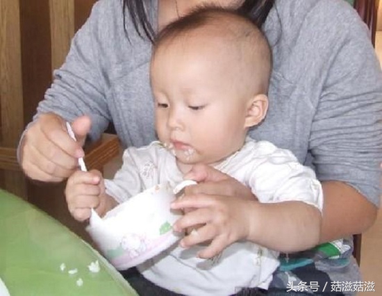 宝宝0到3岁喂养的技巧和建议,宝宝喂养有三大重点教新妈妈喂养