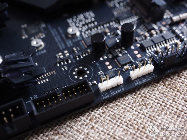 Zen+启动！船新组合RyzenR72700X+华硕ROGX470F—RGB开箱