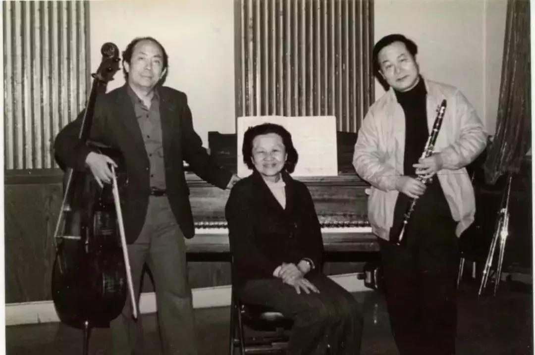 87岁老人弹梁祝,梁祝90多岁老人演奏钢琴