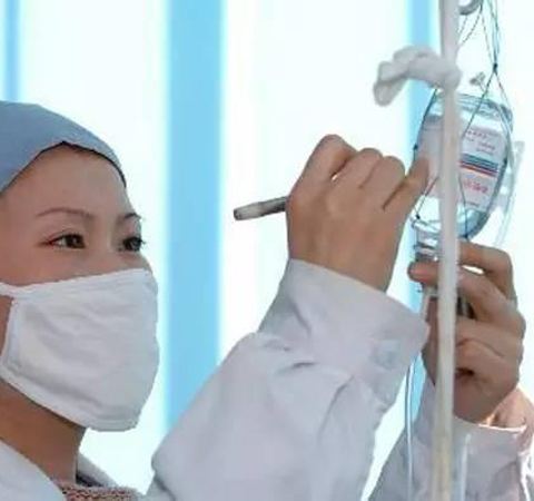 感冒了咽喉红肿吃什么药,儿童感冒咽喉肿痛怎么回事啊