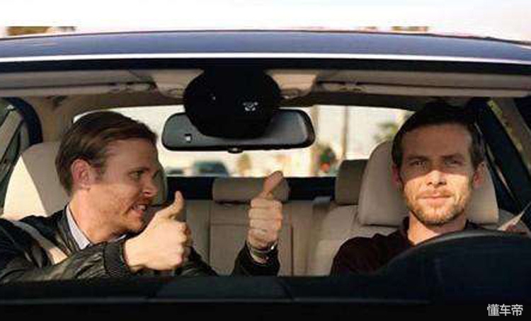 车子未停稳误按电子手刹有危害吗,低速误碰电子手刹伤车吗