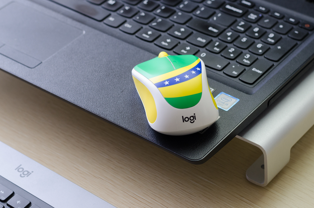 罗技m330无线鼠标推荐,罗技m240鼠标测评