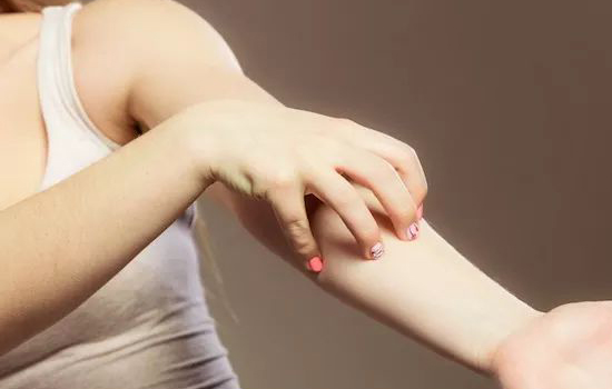 治皮肤病常见的中成药,皮肤病最佳食疗方法