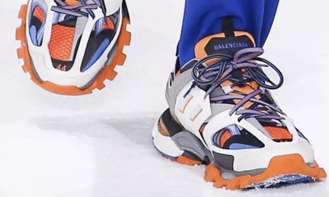 巴黎世家老爹鞋吐槽视频,巴黎世家老爹鞋triples纯黑新老款