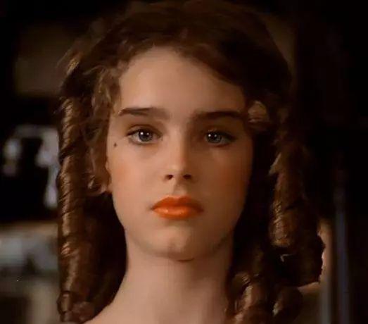 10岁全裸上镜《花花公子》，她的美貌被好莱坞誉为世界第八大奇迹