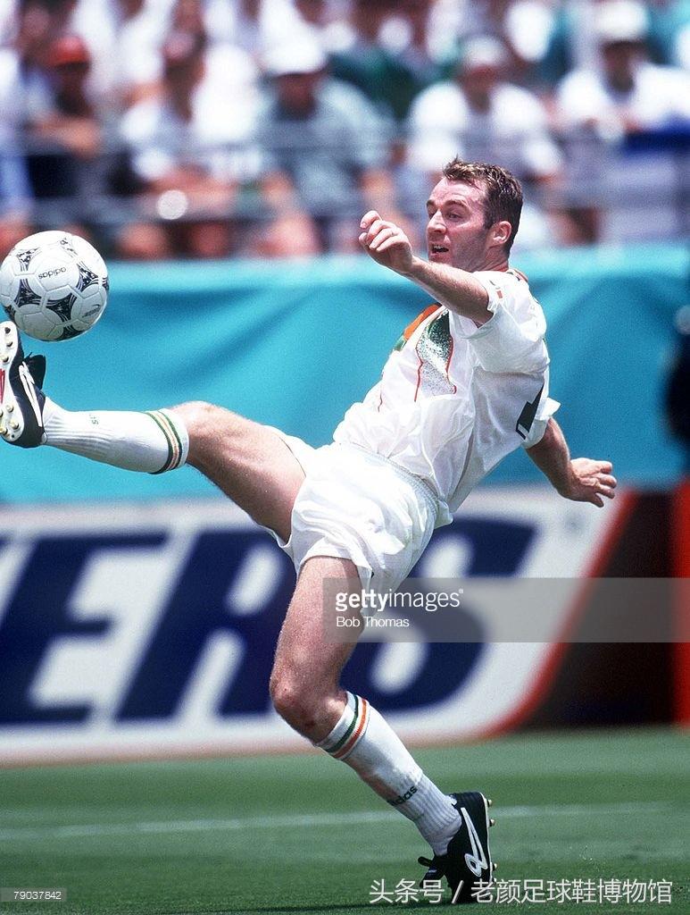 1994世界杯足球鞋回顾视频,2010世界杯足球鞋款式