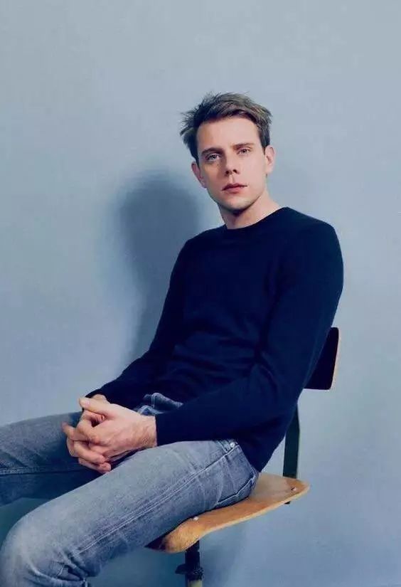 斗志旺盛的我们又来一波：当红联名春夏新品的真人版测评！