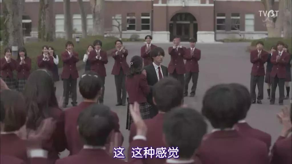 剧情老套夸张但没有违和感 (剧情很老套但是很好看)