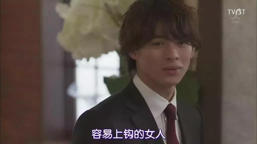 剧情老套夸张但没有违和感 (剧情很老套但是很好看)