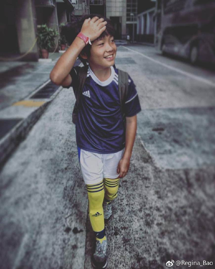 曹格女儿grace13岁近照,曹格女儿grace不一样的美男子