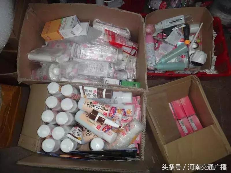 上海查获大量假冒化妆品,曝光化妆品售假