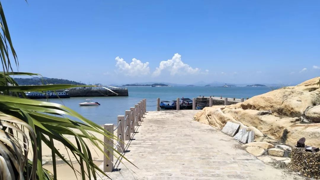 离厦门200公里的城市,离厦门十来分钟的小城