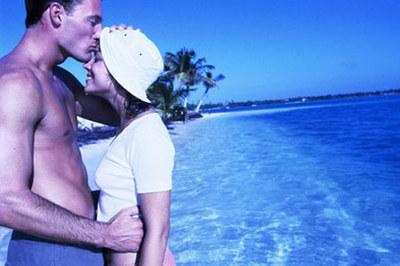 从男人亲吻你的这几个部位，看男人的心理特征，十有九准！