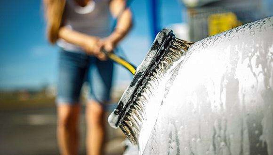 用车小妙招免费解决,汽车前机盖有水渍怎么处理