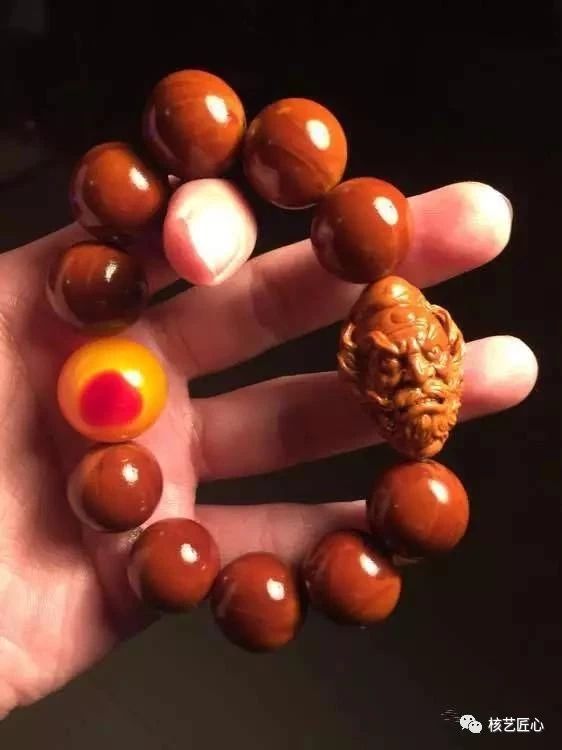 核雕手串干核,核雕手串裂了