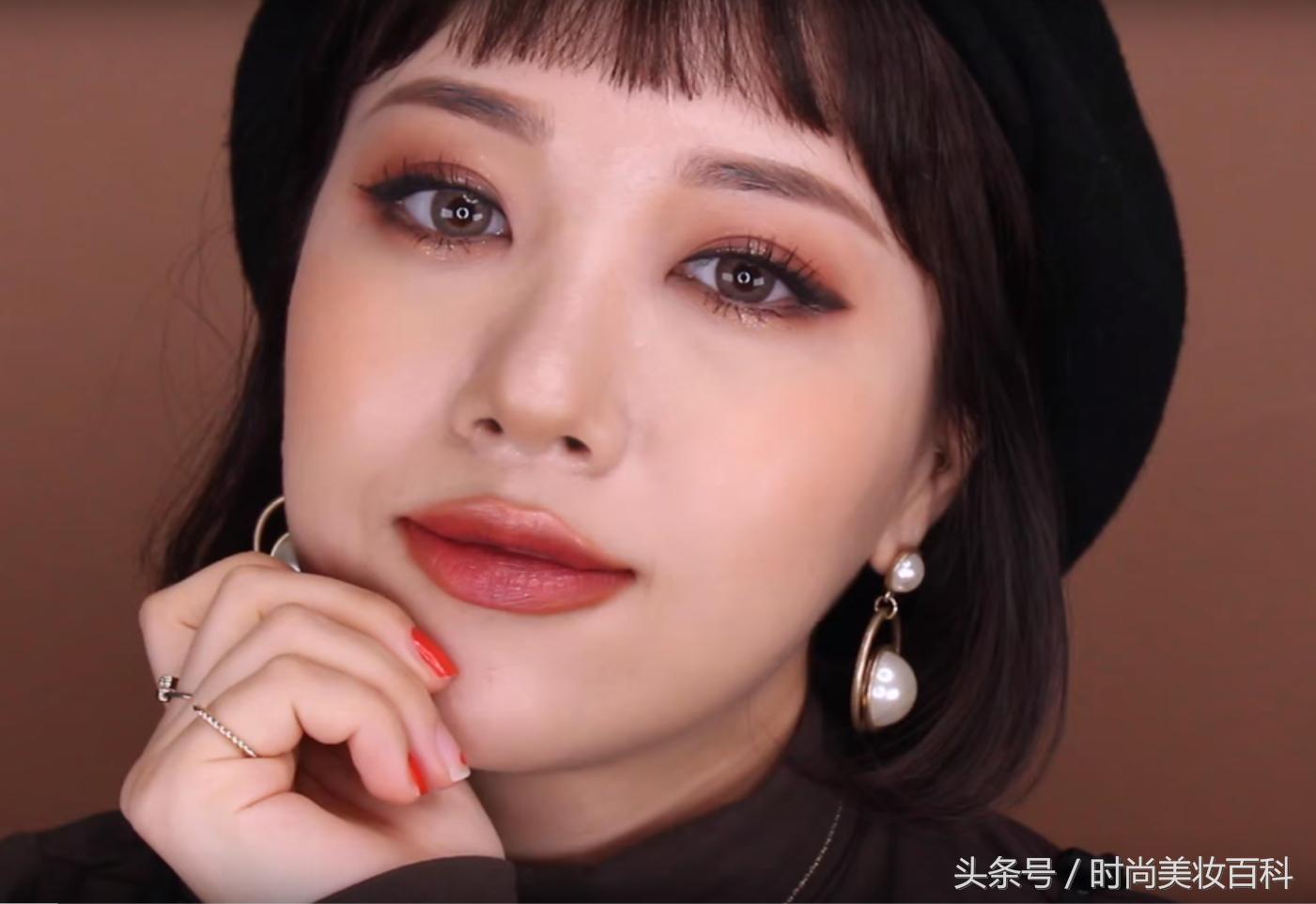 复古戴眼镜妆容化妆教程,新中式妆容博主推荐