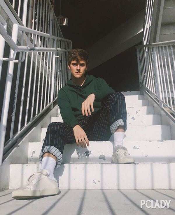 现在这个季节男生怎么穿才很时尚,现在的男生怎么穿才能潮