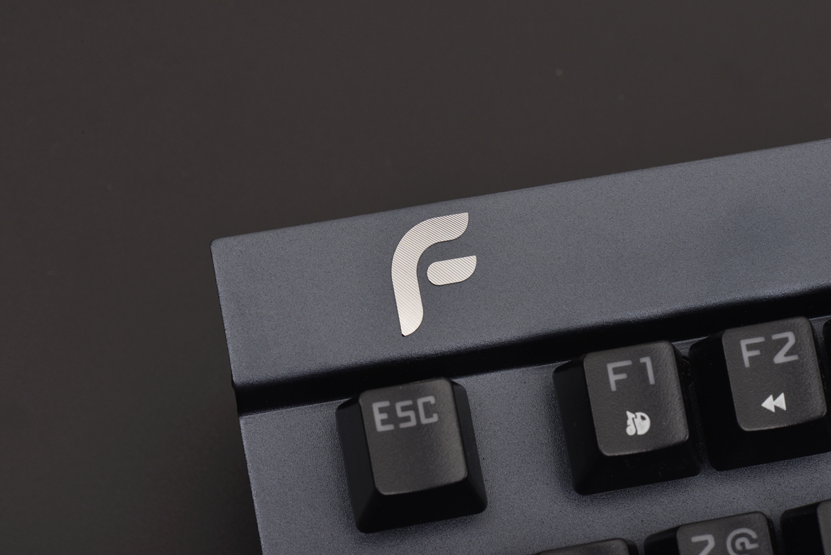 世界杯来了,换个机械键盘边打FIFAONLINA4边等