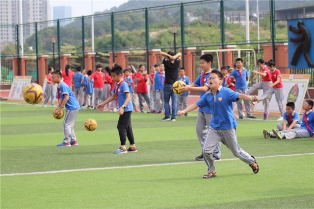 足球文化小孩,厦门市人民小学足球节