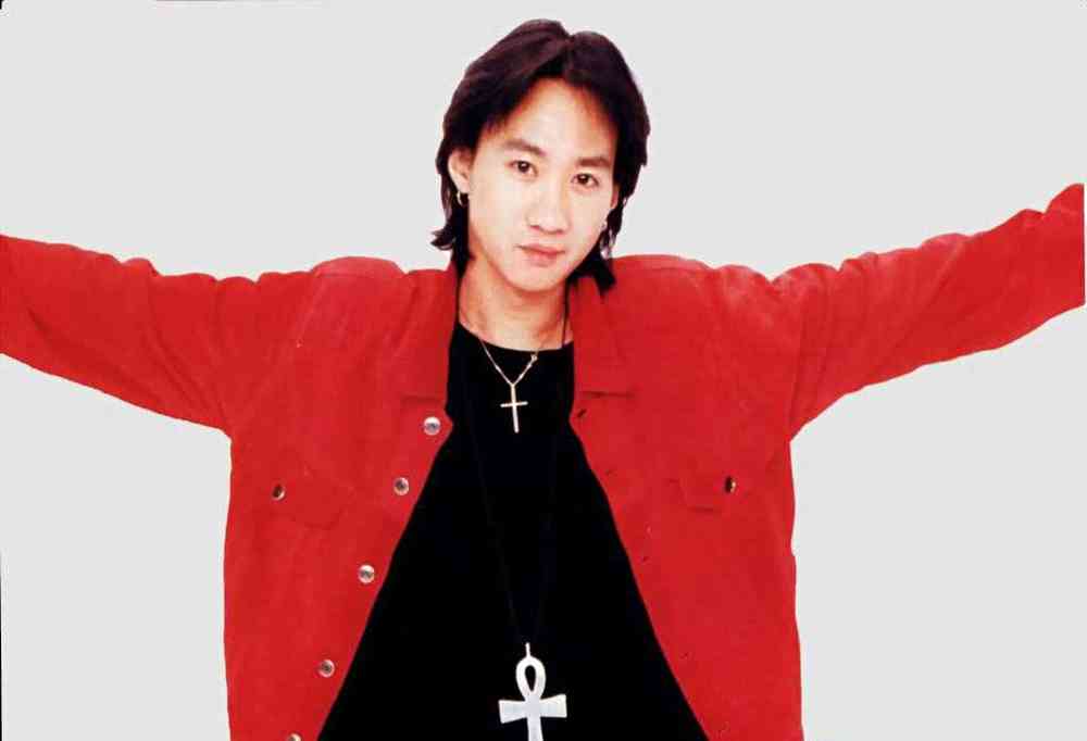 黄家强谈黄家驹开演唱会,黄家强纪念家驹25周年演唱会屏幕