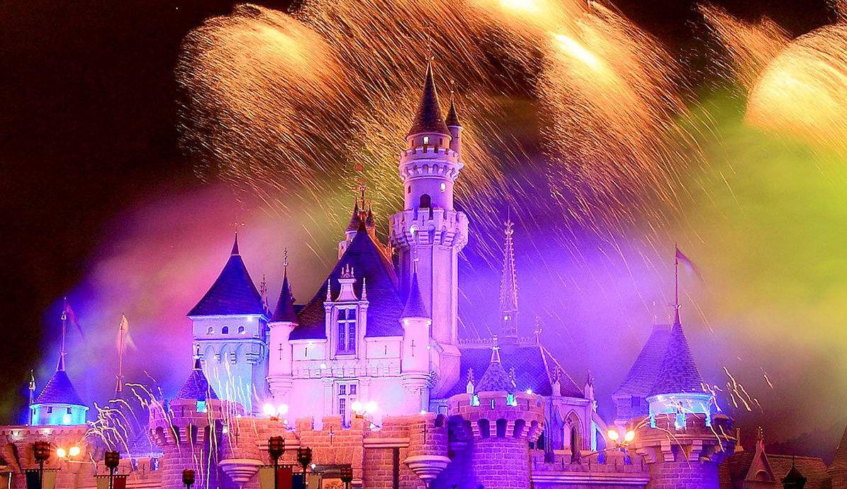 香港迪士尼，有得睇有得玩，被誉为“最好玩的乐园”