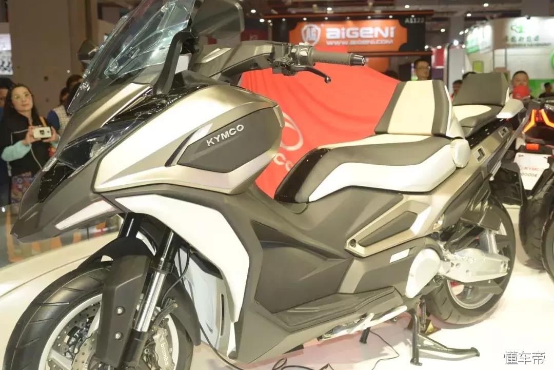 光阳发布动丽150、AnyLike150、2018款K-Rider400，领衔上海摩展