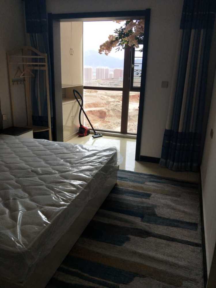 沙发过长挡着卧室门了怎么办,沙发对着卧室门怎么装修