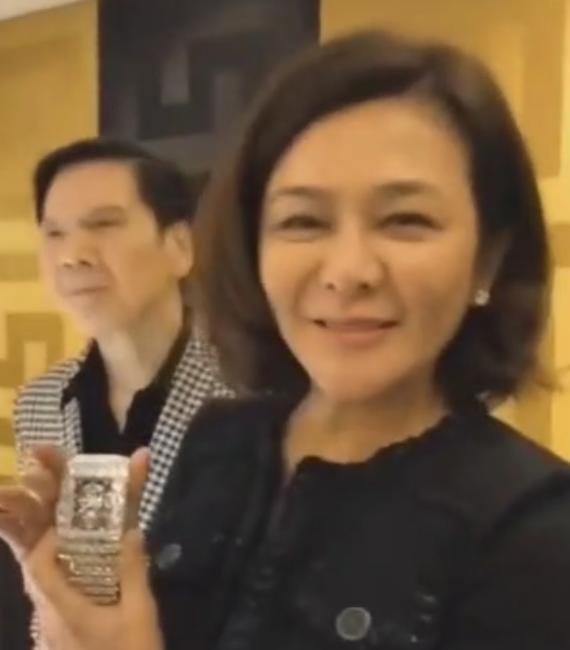 49岁关之琳售4亿港元豪宅,关之琳投资房产