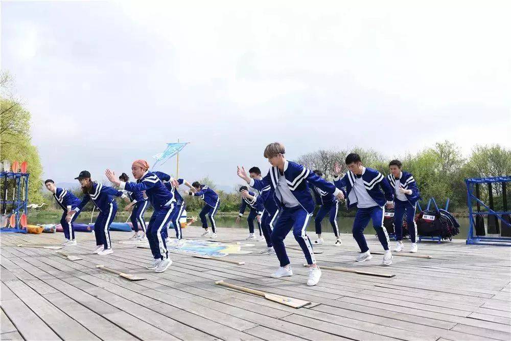 奔跑吧龙舟比赛开头,奔跑吧赛龙舟在哪一期