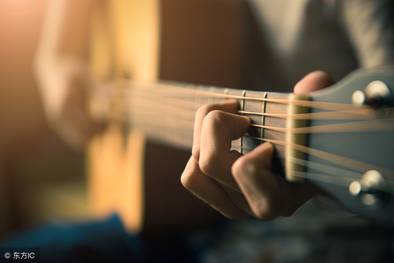 地铁里的那个弹吉他的男孩，也许能改变世界