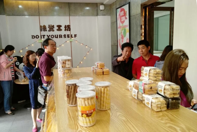 武汉城市职业学院创业成功案例,大学生创业创意美食