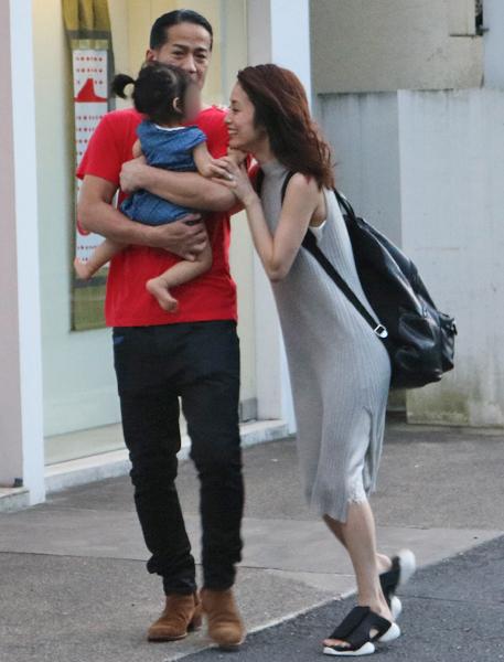 日本的女明星嫁给中国人,结过三次婚的日本女艺人