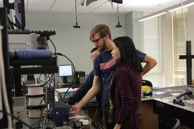 穴居鱼启发的光学设备：有利于更加有效地使用无线通信带宽！