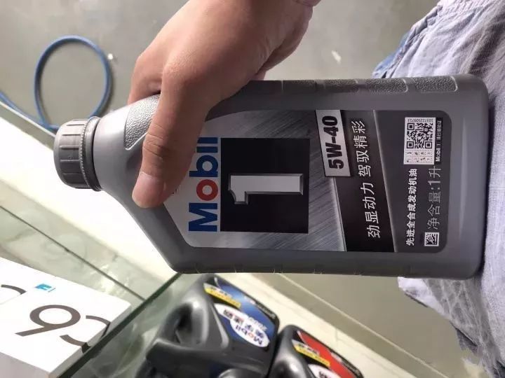 谁在跟你推荐原厂机油，请你敲碎他的头…