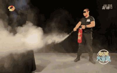 干粉灭火器干粉会在空中飘多久,吸入干粉灭火器有什么后果