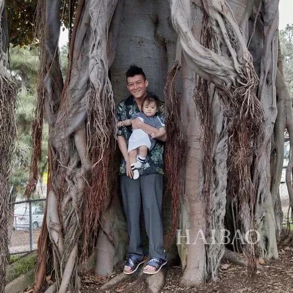 诺一现在这么接地气？才7岁的Grace就是铅笔腿！