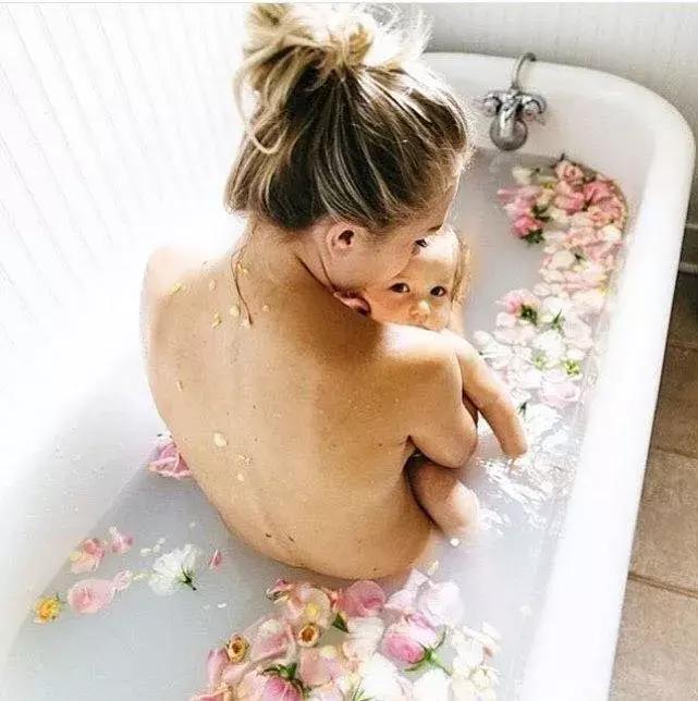 怎么样给宝宝洗澡才正确,如何给宝宝洗澡才是正确的方法