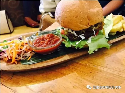 除了烤猪脏鸭餐，巴厘岛哪里还有其它美食？