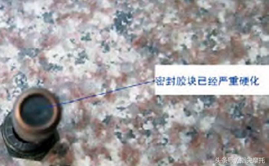 摩托车火花塞经常坏的原因,摩托车火花塞拿不下来卡住了