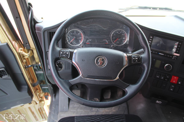 13升430马力LNG发动机,这台天然气重卡的驾驶室也能拉窗帘