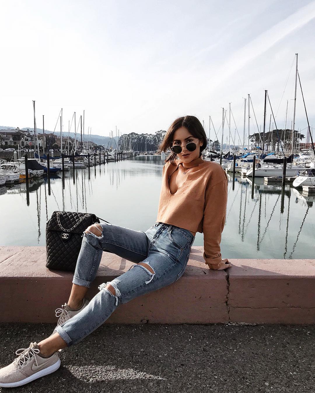 破洞牛仔裤的穿搭技巧学生党,破洞牛仔裤怎么穿搭新款