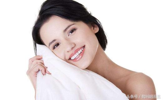 鼻子爱出油毛孔粗大最有效的方法,鼻子爱出油有什么小妙招