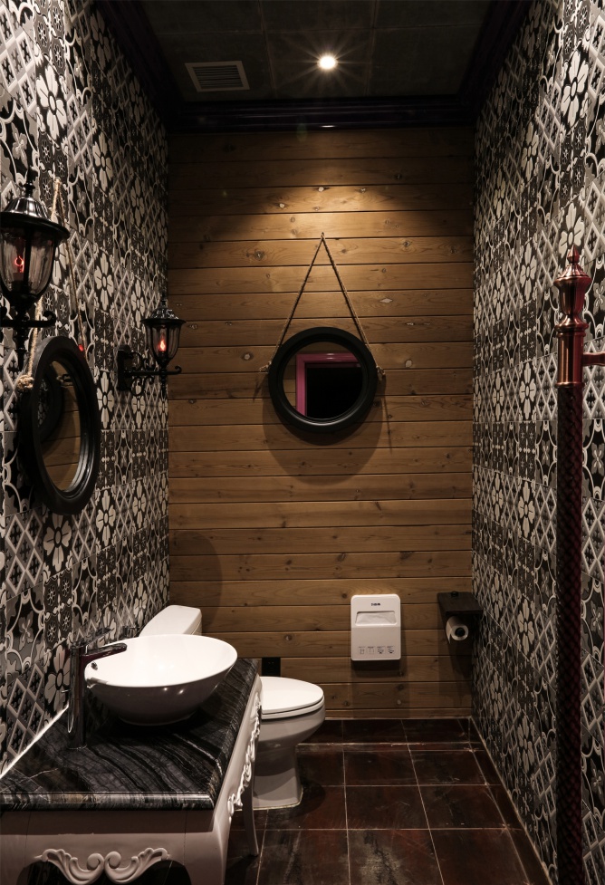 澶ц繛寰閲忚穿寮弅tv,澶ц繛涔愯喘閲忚穿ktv